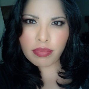 Meet your Posher, Yvette